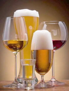 酒精飲料的利與弊 白酒、啤酒、葡萄酒及脫醇酒的全面解析
